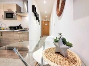 NEW Listing Close to Oxford Road Train Station